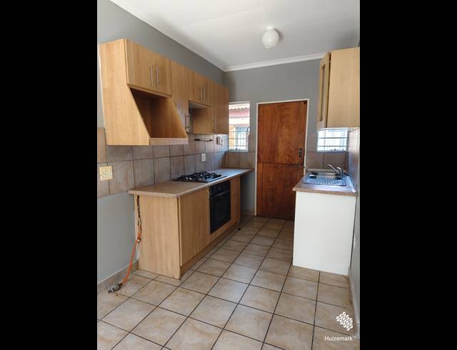 2 BEDROOM TOWNHOUSE TO LET IN VAALPARK